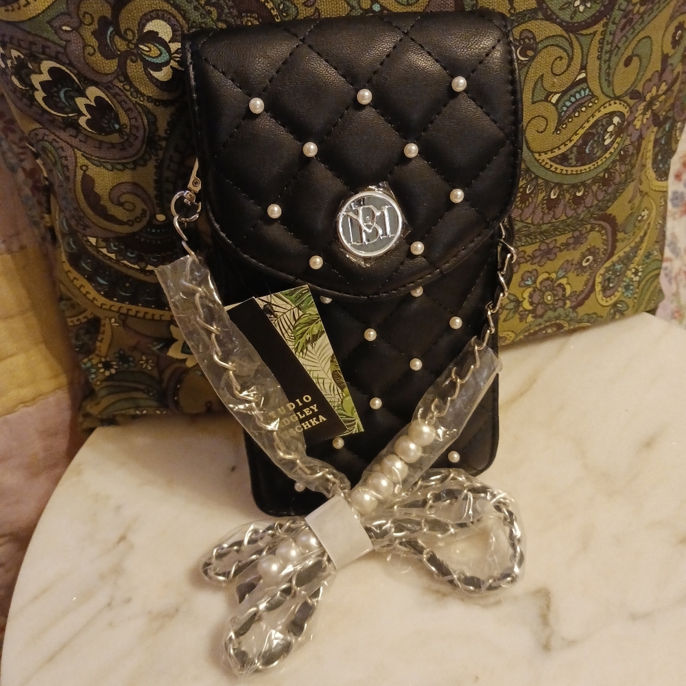 NWT Badgley Mischka Black Phone Bag, Quilted Faux Leather With Shoulder Strap